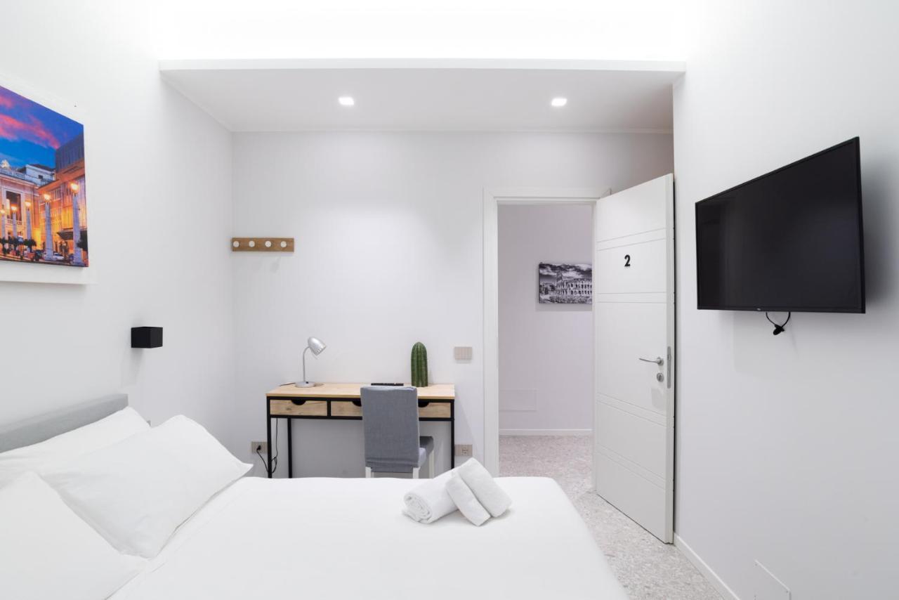 White Home Suite And Rooms روما المظهر الخارجي الصورة
