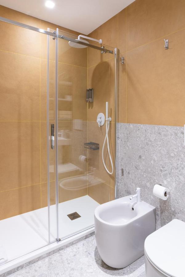 White Home Suite And Rooms روما المظهر الخارجي الصورة
