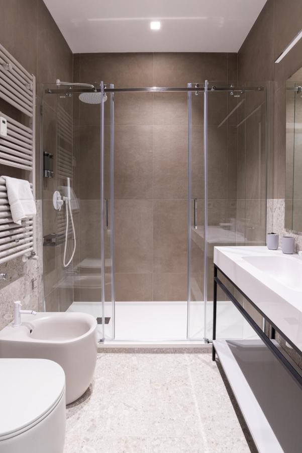 White Home Suite And Rooms روما المظهر الخارجي الصورة