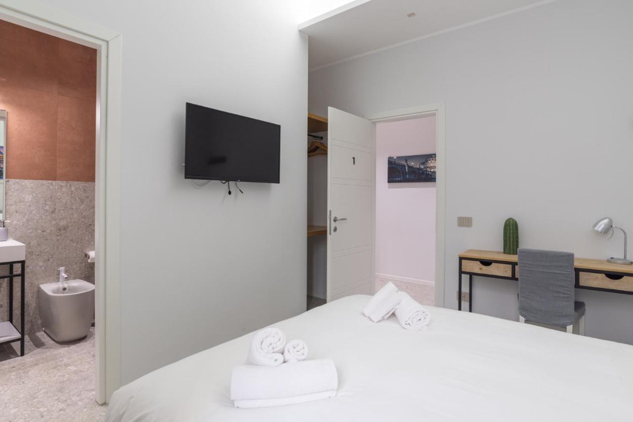 White Home Suite And Rooms روما المظهر الخارجي الصورة