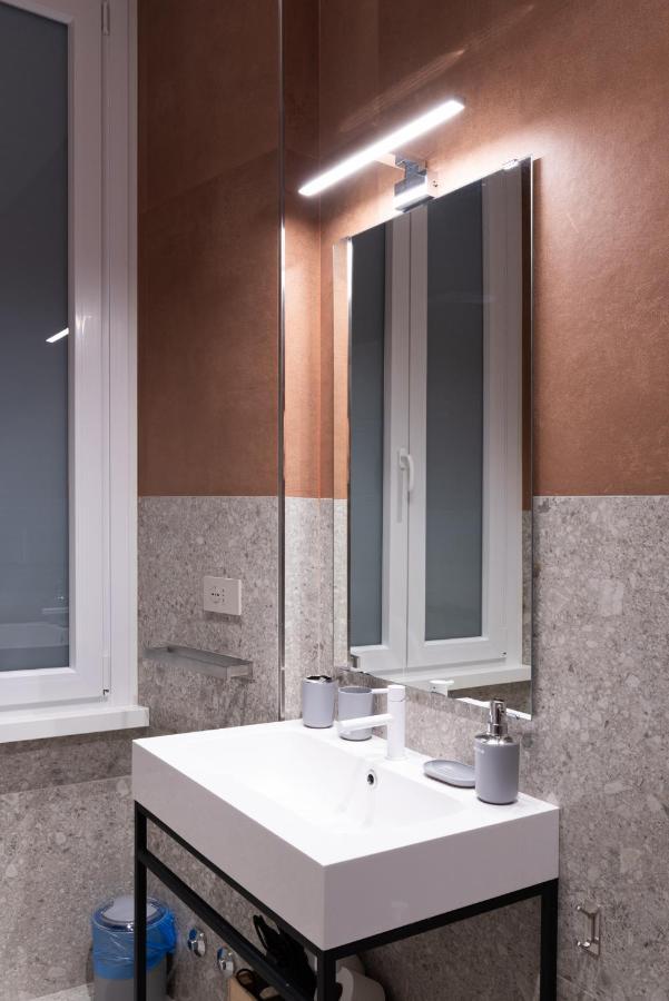 White Home Suite And Rooms روما المظهر الخارجي الصورة